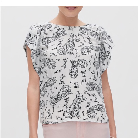 Banana Republic Tops - Banana Republic ruched shoulder blouse. NWT